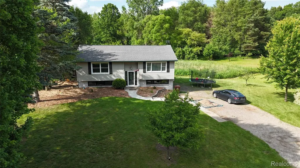 7915 Hillcrest Drive Sciota Township MI 48848
