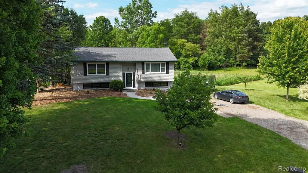7915 Hillcrest Drive Sciota Township MI 48848