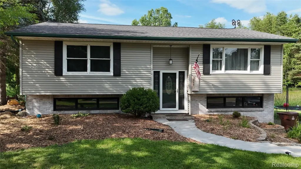 7915 Hillcrest Drive Sciota Township MI 48848