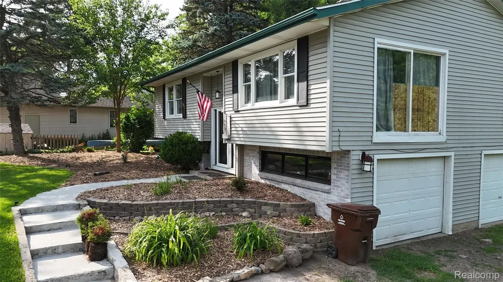 7915 Hillcrest Drive Sciota Township MI 48848
