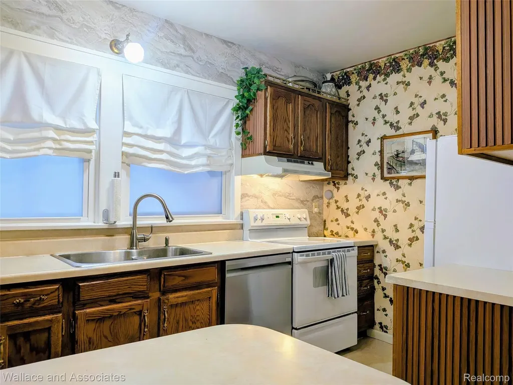 2712 Military Street Port Huron City MI 48060