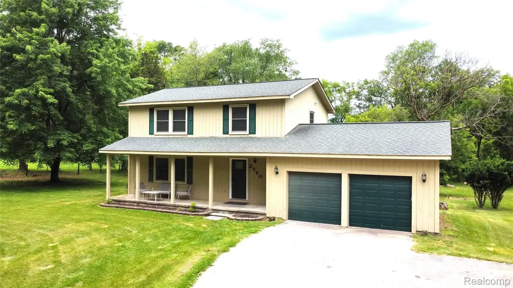 2580 Harvest Hill Brighton Township MI 48114