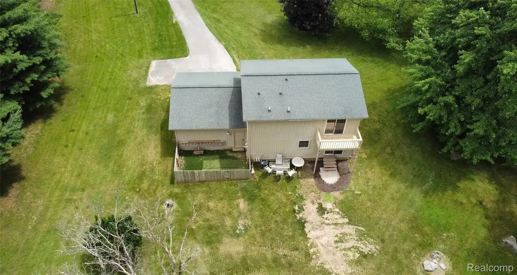 2580 Harvest Hill Brighton Township MI 48114