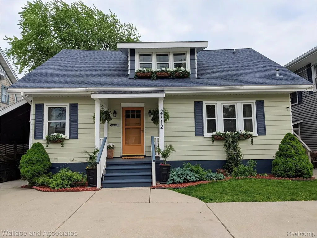2712 Military Street Port Huron City MI 48060