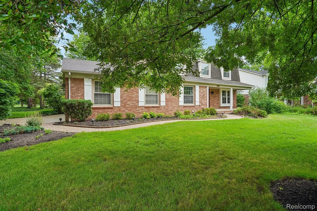 3874 Burkoff Drive Troy City MI 48084