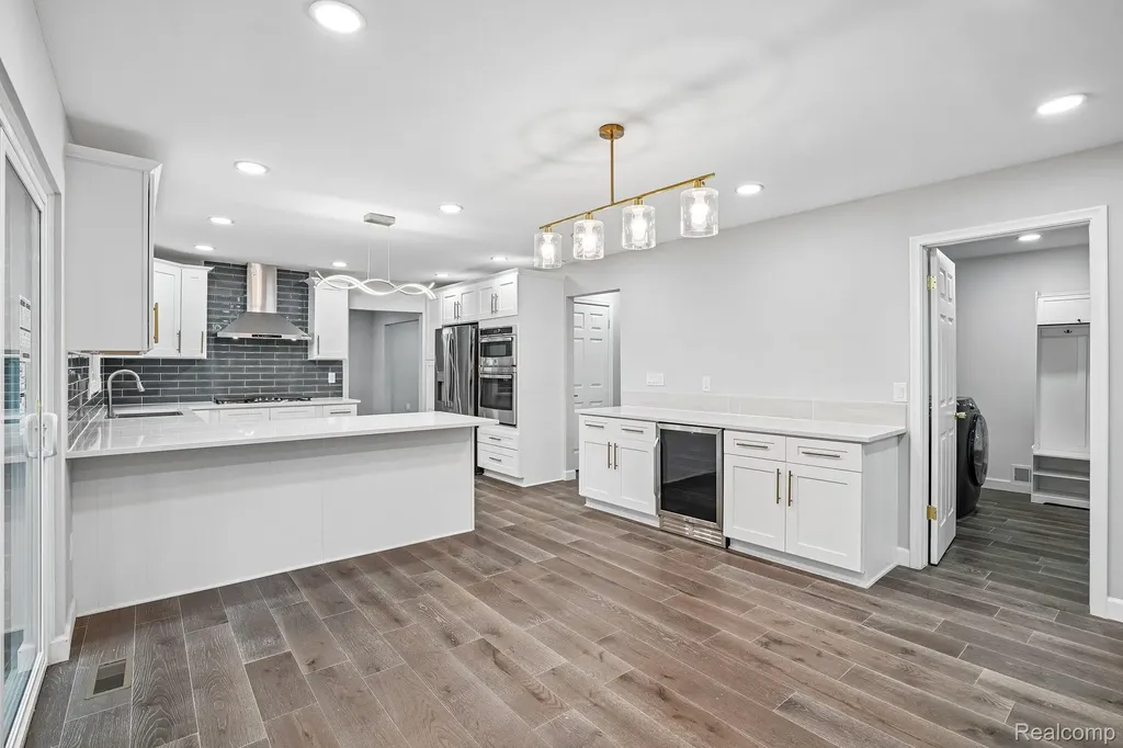 3874 Burkoff Drive Troy City MI 48084