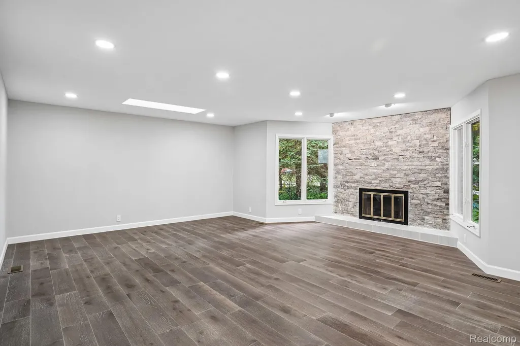 3874 Burkoff Drive Troy City MI 48084