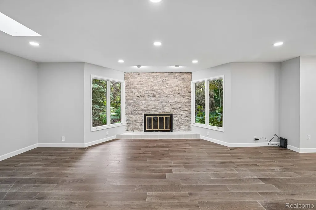 3874 Burkoff Drive Troy City MI 48084