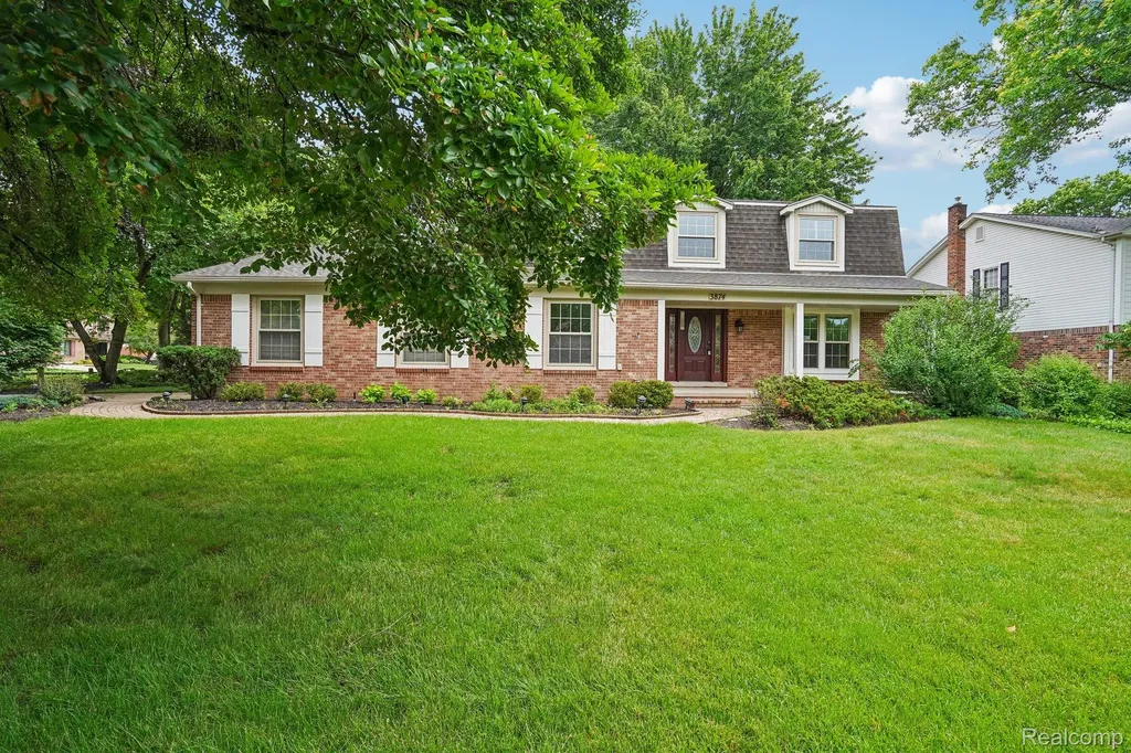 3874 Burkoff Drive Troy City MI 48084