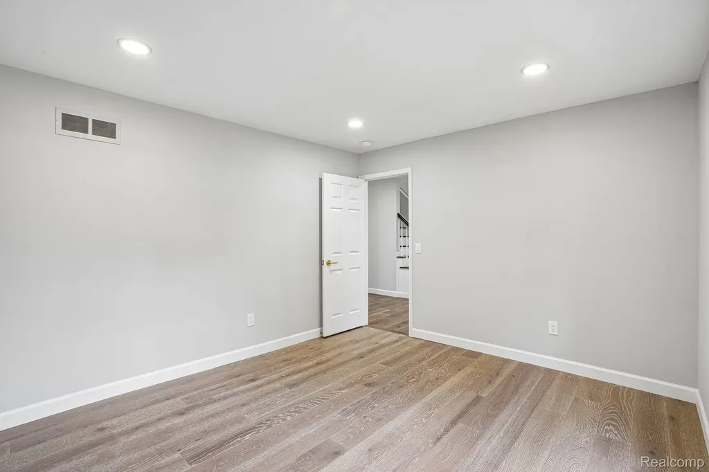3874 Burkoff Drive Troy City MI 48084