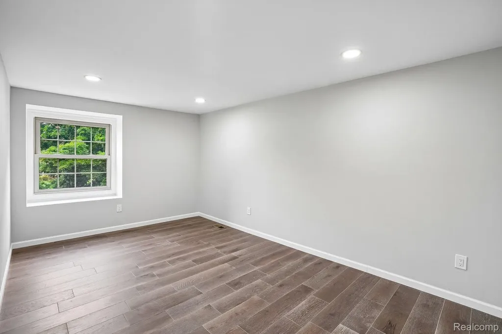 3874 Burkoff Drive Troy City MI 48084