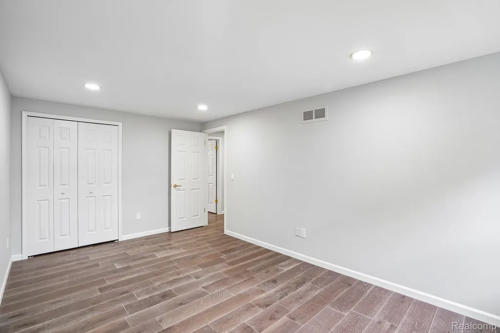 3874 Burkoff Drive Troy City MI 48084