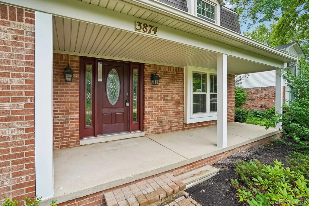 3874 Burkoff Drive Troy City MI 48084