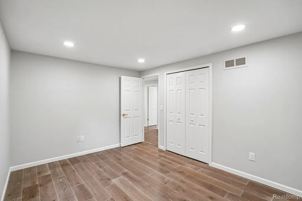 3874 Burkoff Drive Troy City MI 48084