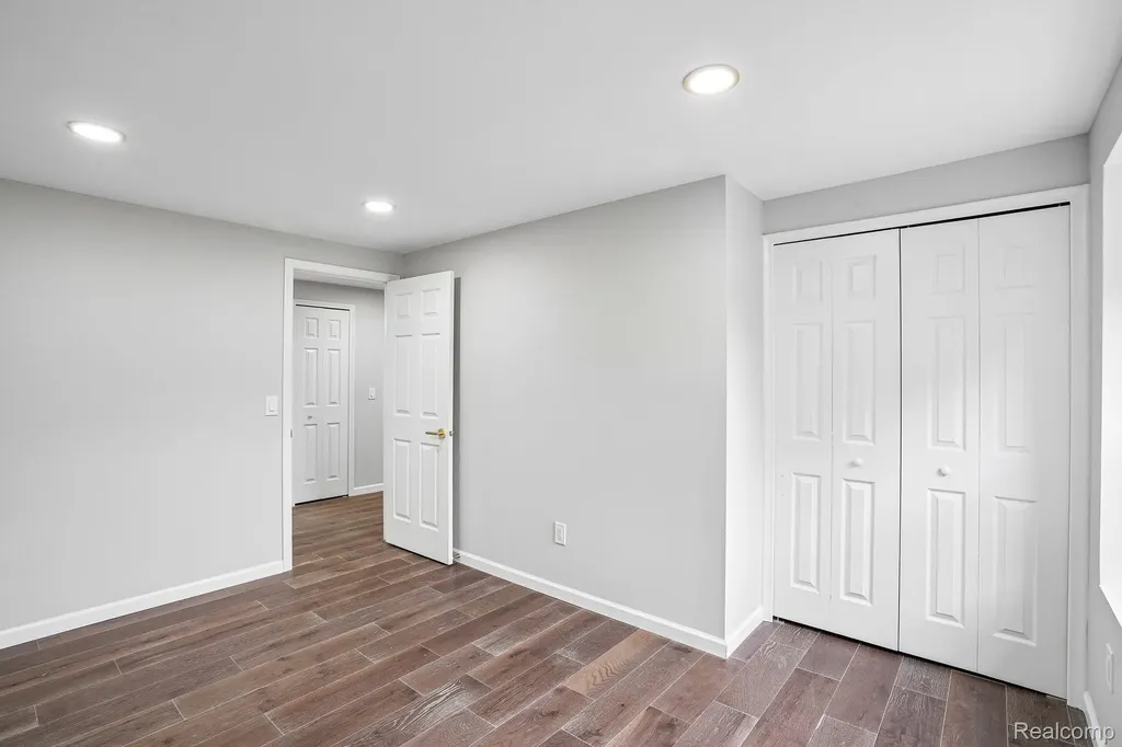 3874 Burkoff Drive Troy City MI 48084