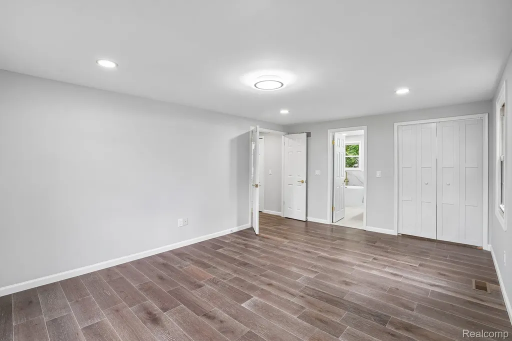 3874 Burkoff Drive Troy City MI 48084