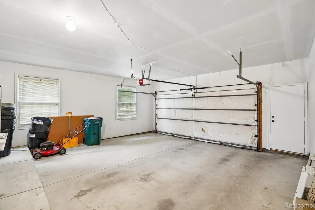3874 Burkoff Drive Troy City MI 48084