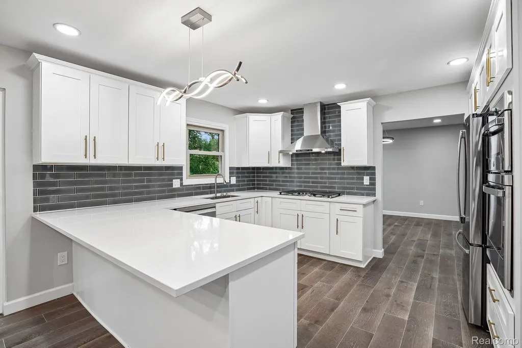 3874 Burkoff Drive Troy City MI 48084