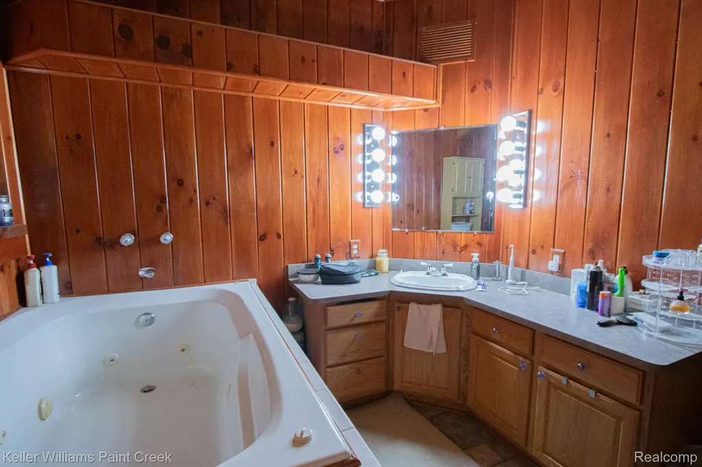 5104 Ravenswood Road Kimball Township MI 48074