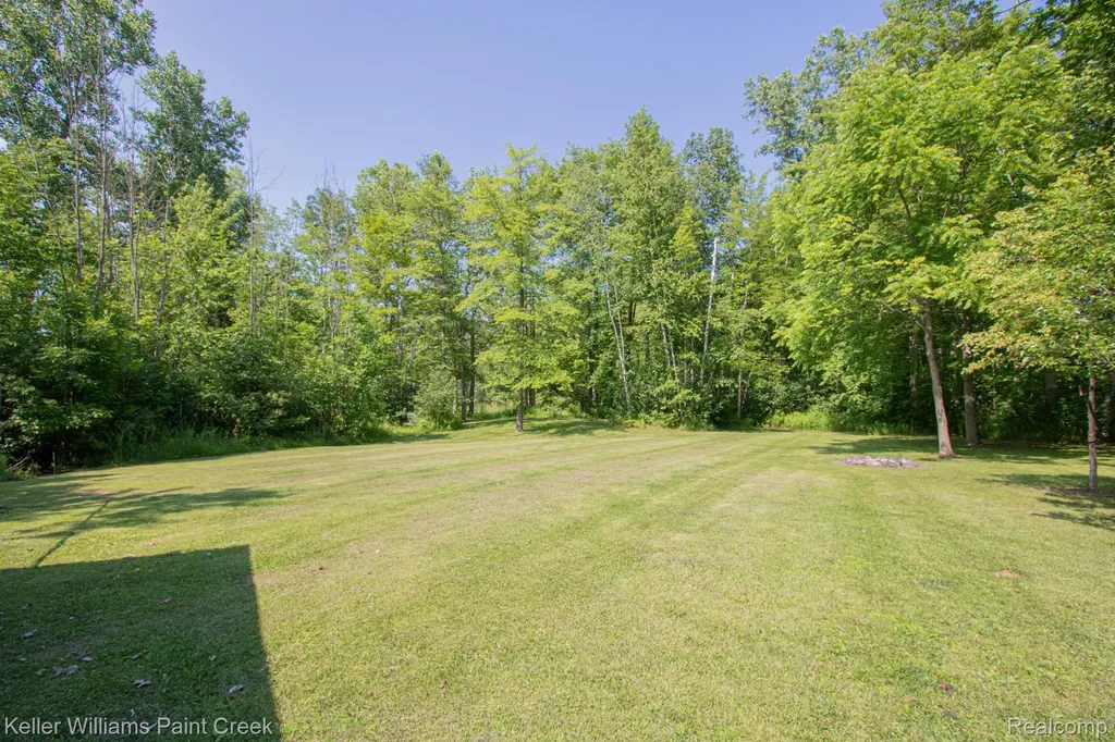 5104 Ravenswood Road Kimball Township MI 48074