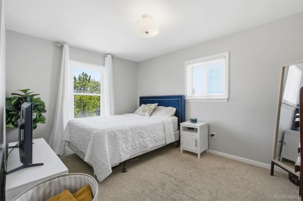 37583 Charter Oaks Boulevard Clinton Charter Township MI 48036