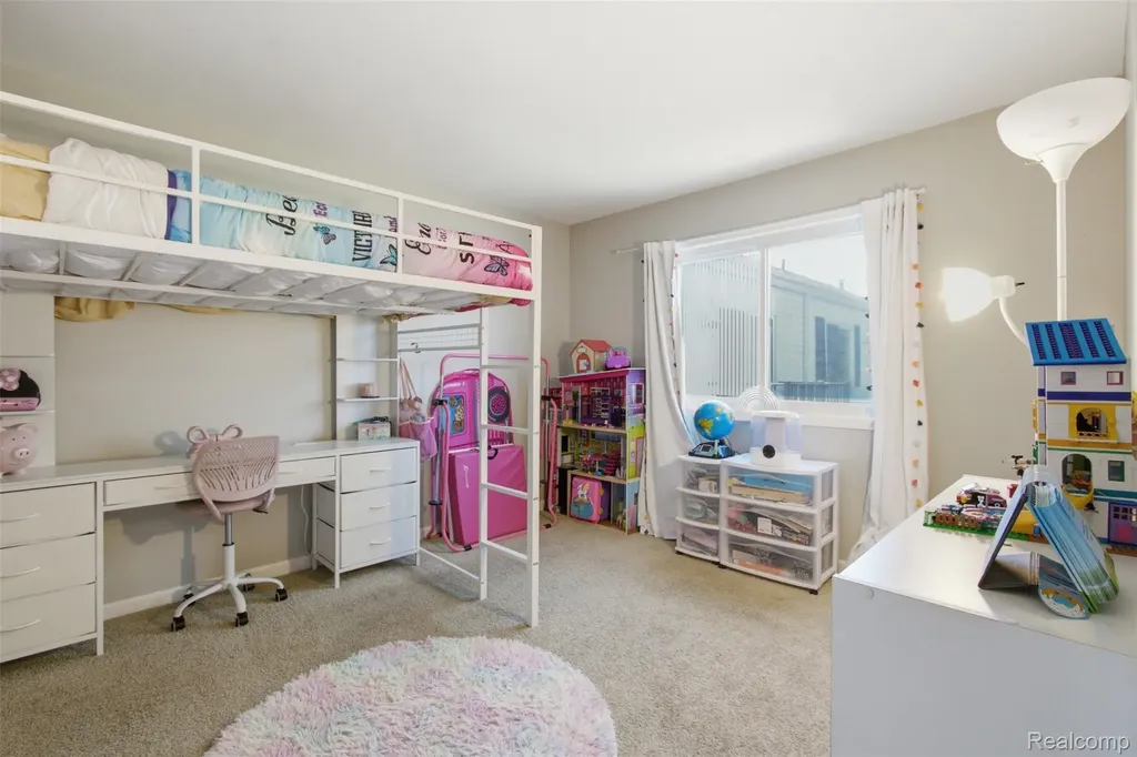 37583 Charter Oaks Boulevard Clinton Charter Township MI 48036