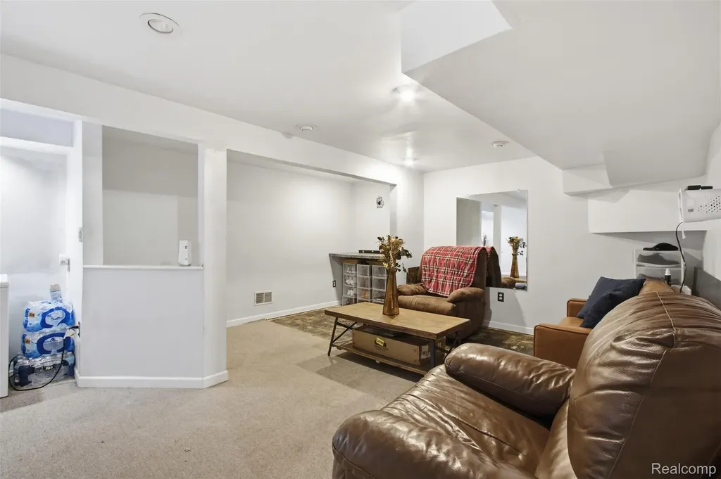 37583 Charter Oaks Boulevard Clinton Charter Township MI 48036
