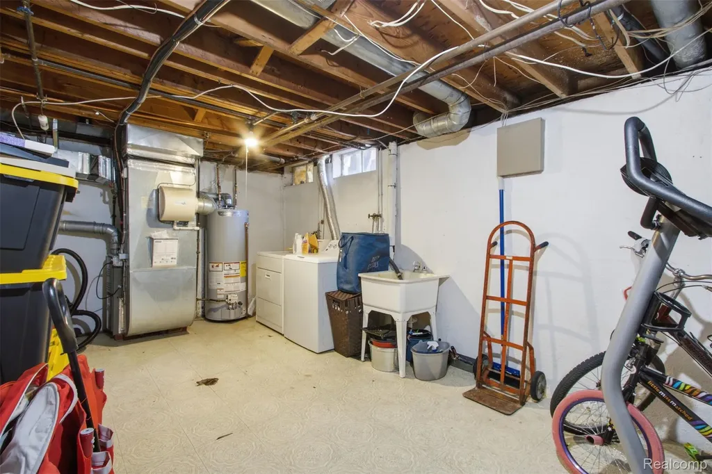 37583 Charter Oaks Boulevard Clinton Charter Township MI 48036