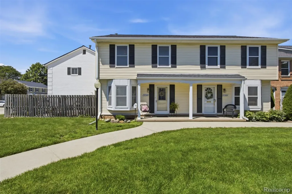37583 Charter Oaks Boulevard Clinton Charter Township MI 48036