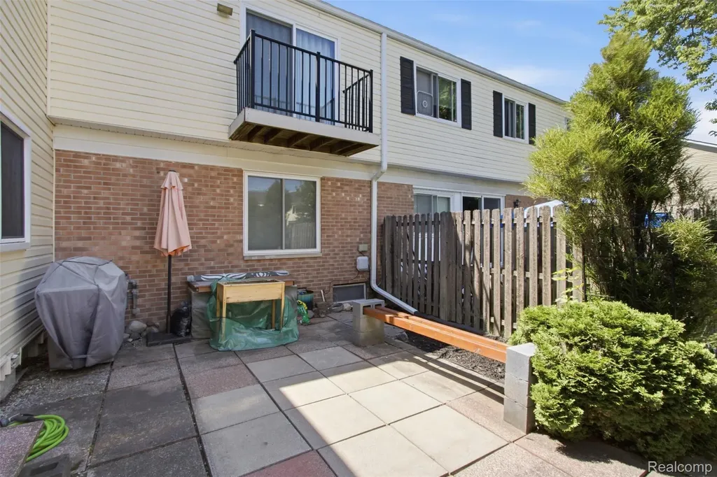 37583 Charter Oaks Boulevard Clinton Charter Township MI 48036