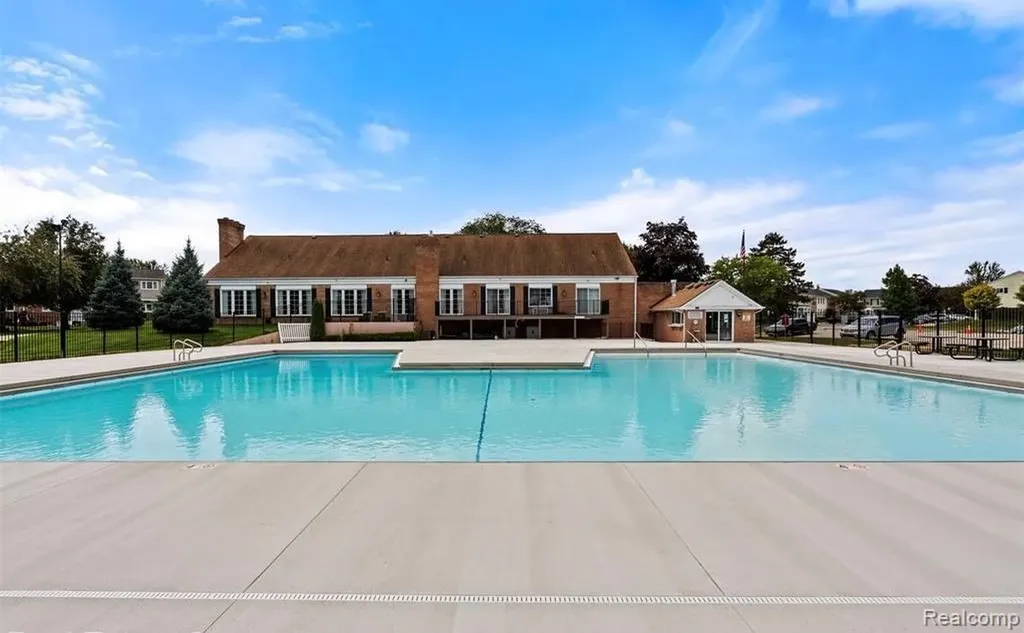 37583 Charter Oaks Boulevard Clinton Charter Township MI 48036