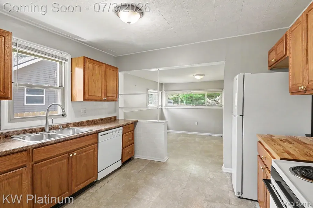 2139 Romeo Street Ferndale City MI 48220