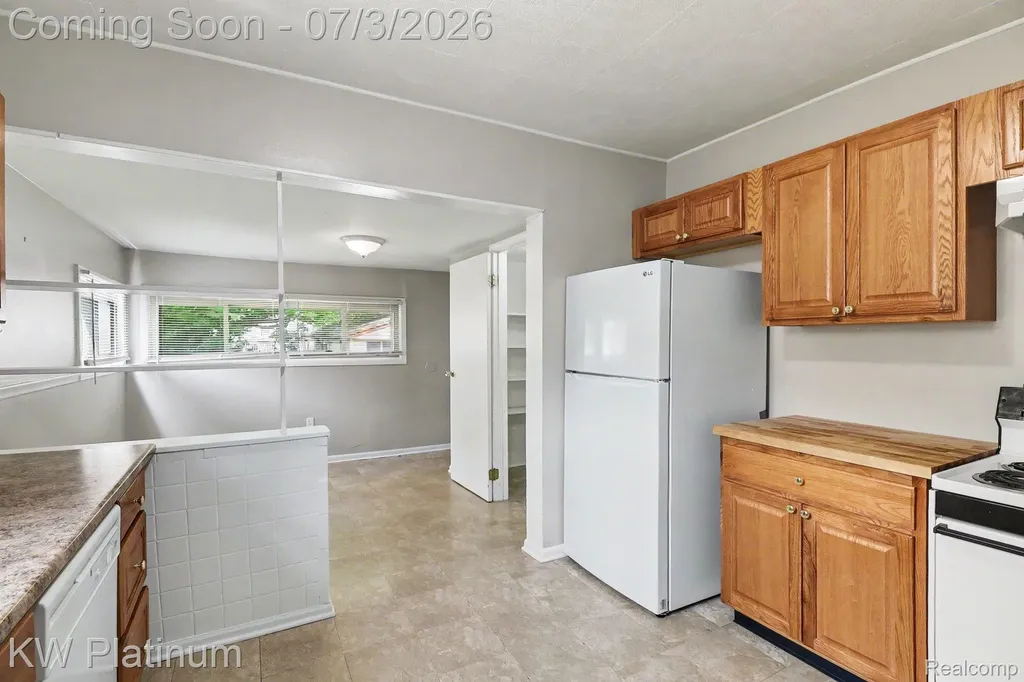 2139 Romeo Street Ferndale City MI 48220