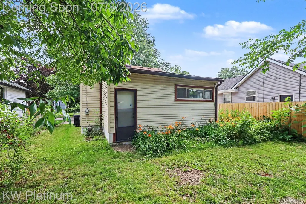 2139 Romeo Street Ferndale City MI 48220