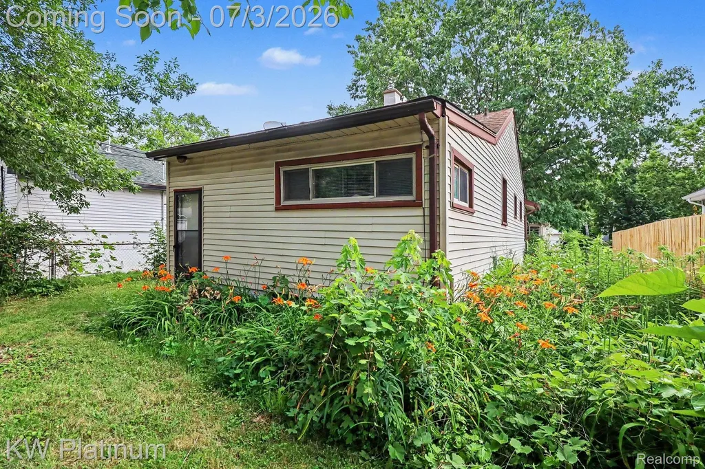 2139 Romeo Street Ferndale City MI 48220