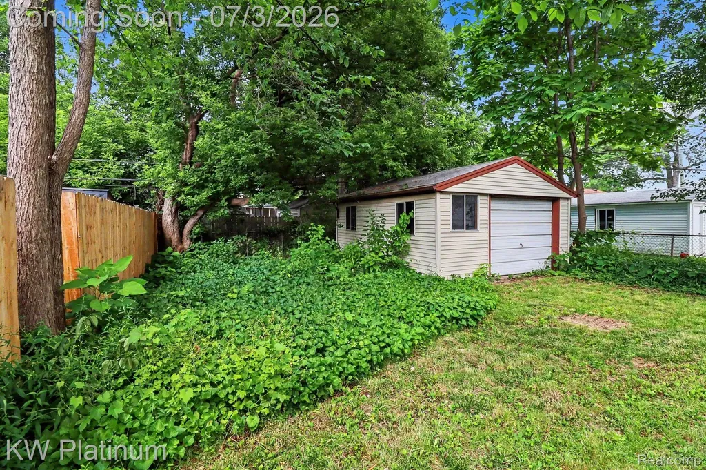 2139 Romeo Street Ferndale City MI 48220