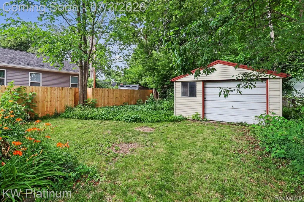 2139 Romeo Street Ferndale City MI 48220