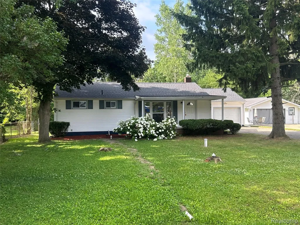 6182 Surrey Lane Burton City MI 48519