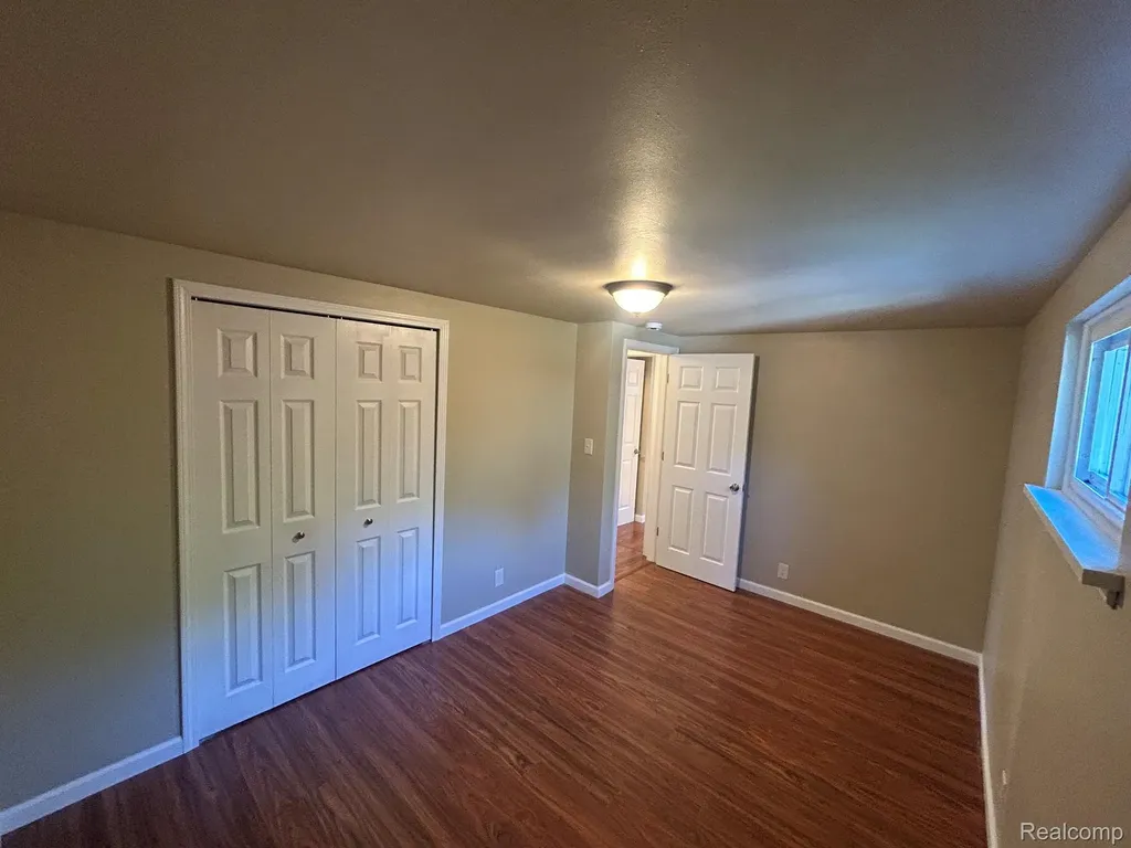 6182 Surrey Lane Burton City MI 48519