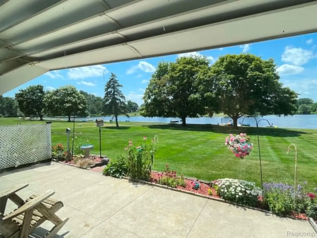 26965 Milford South Lyon City MI 48178