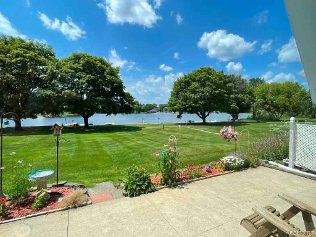 26965 Milford South Lyon City MI 48178