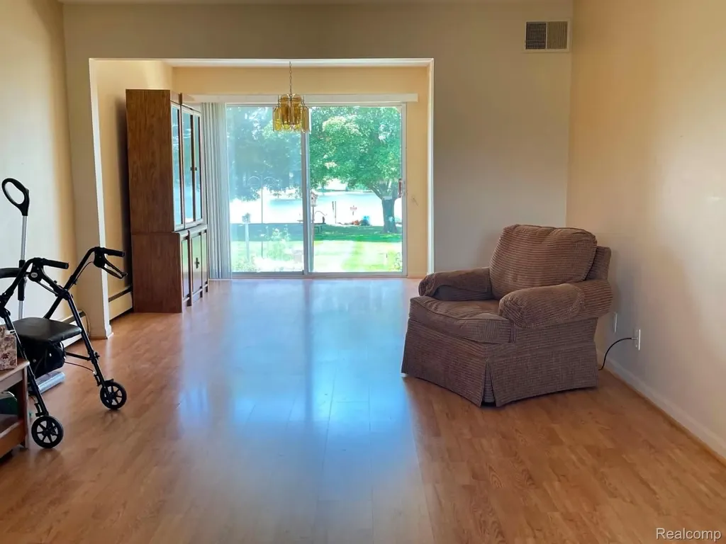26965 Milford South Lyon City MI 48178