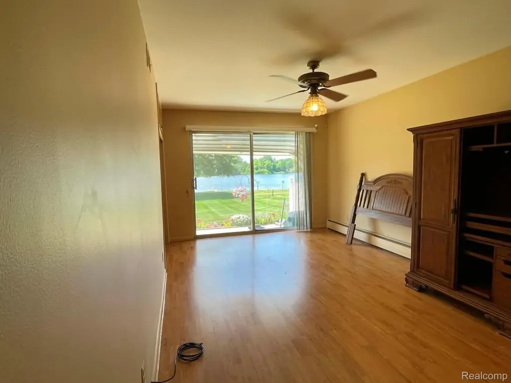 26965 Milford South Lyon City MI 48178