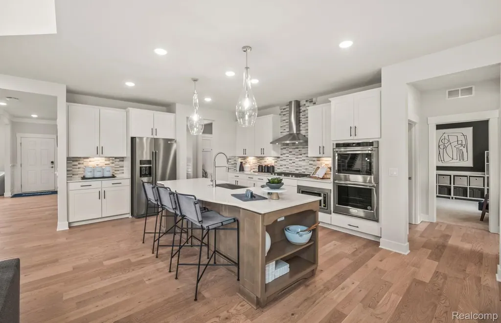 22546 Pondview Drive Macomb Township MI 48042