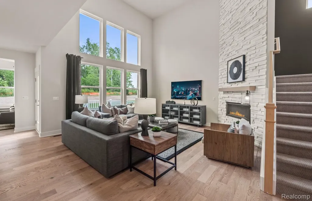 22546 Pondview Drive Macomb Township MI 48042