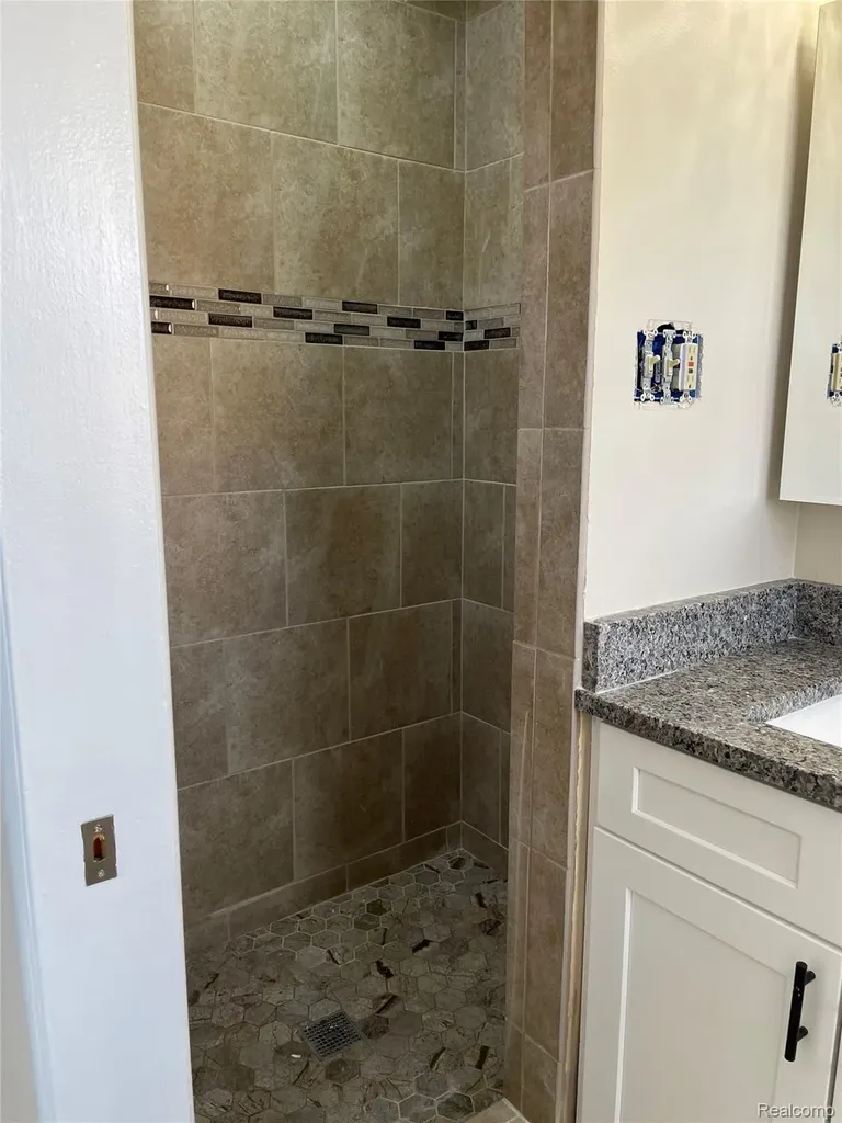 31335 Rayburn Street Livonia City MI 48154