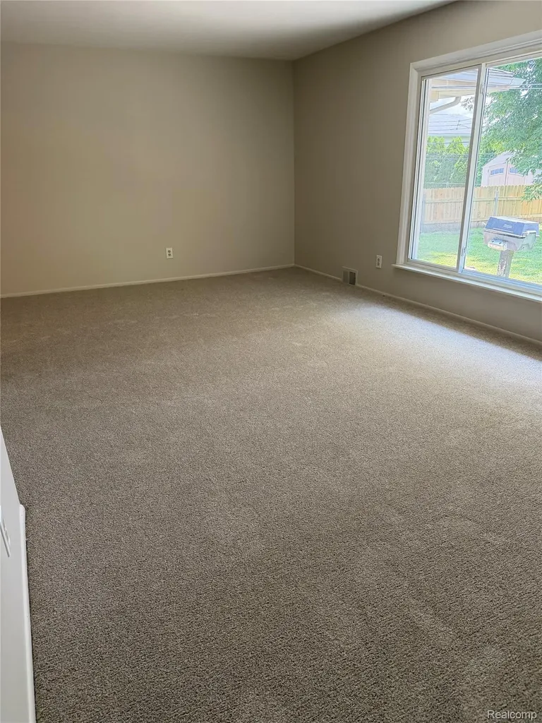 31335 Rayburn Street Livonia City MI 48154