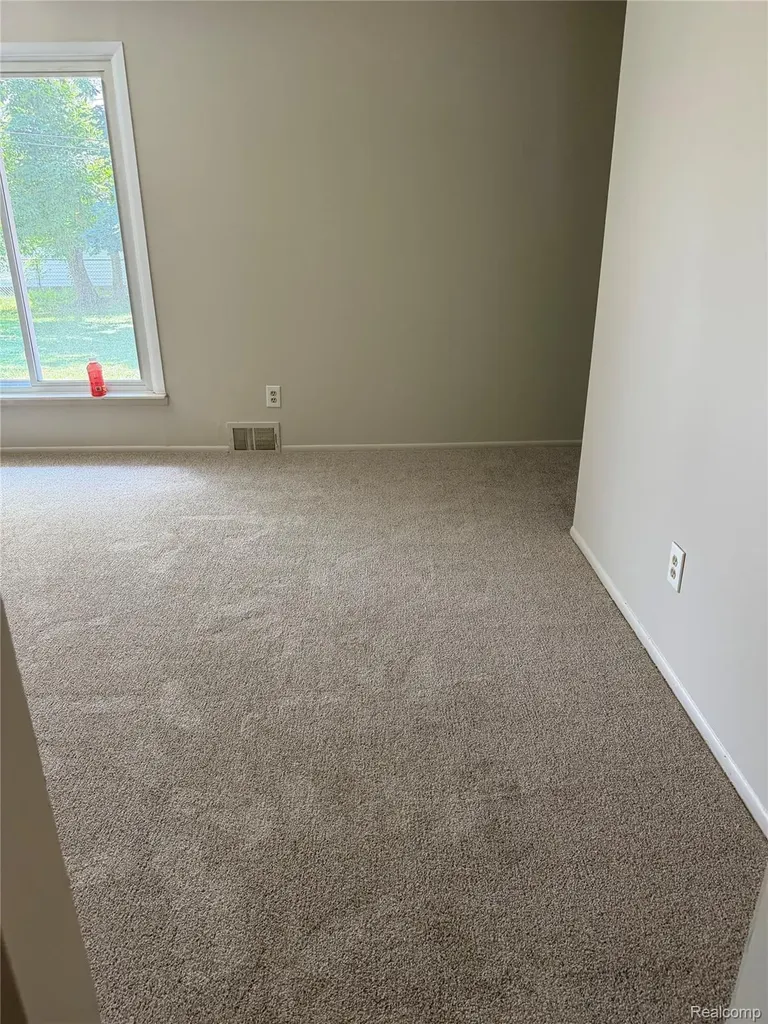 31335 Rayburn Street Livonia City MI 48154