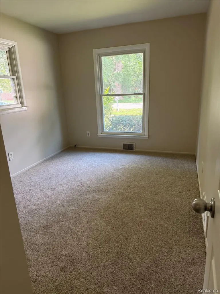 31335 Rayburn Street Livonia City MI 48154