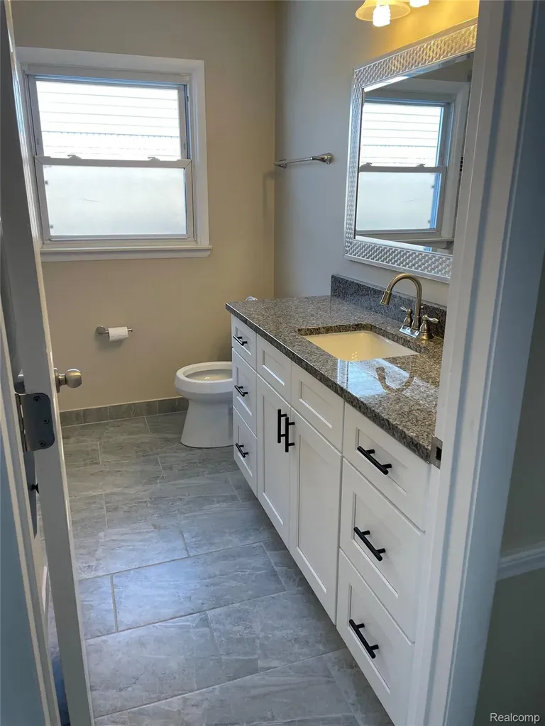31335 Rayburn Street Livonia City MI 48154